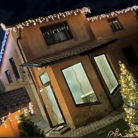 Best House Lutsʼk 外观 照片