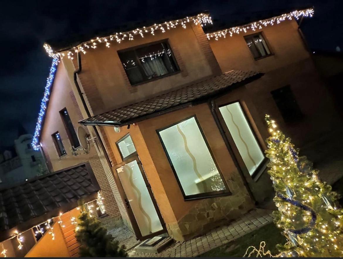 Best House Lutsʼk 外观 照片